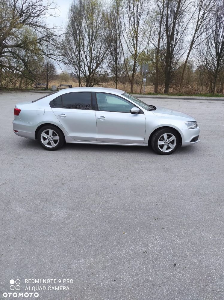 Volkswagen Jetta - 8