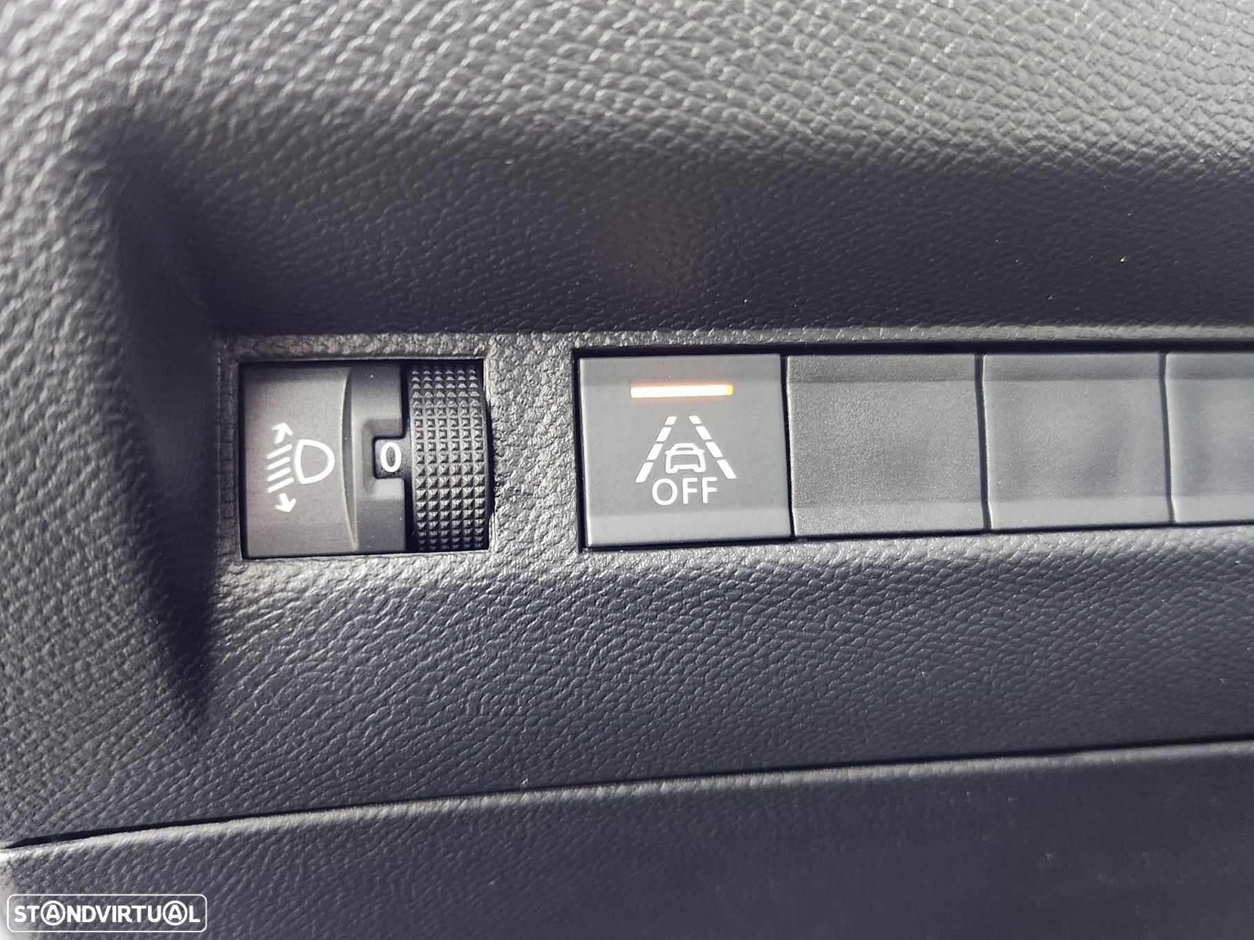 Peugeot 2008 1.5 BlueHDi Allure - 19