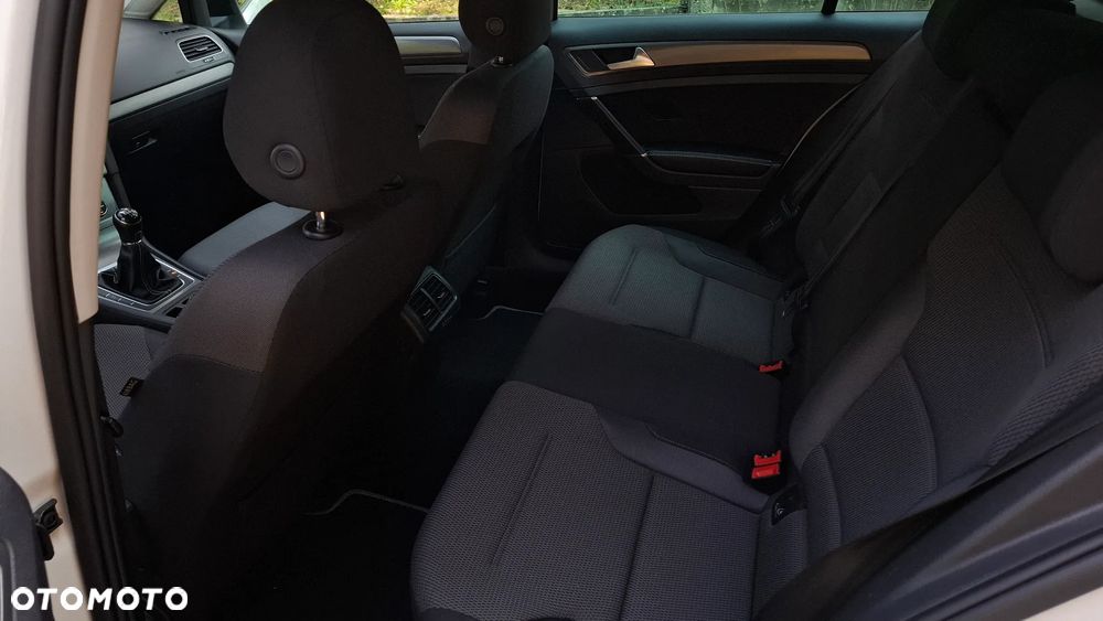 Volkswagen Golf 1.6 TDI BlueMotion Technology Comfortline - 15