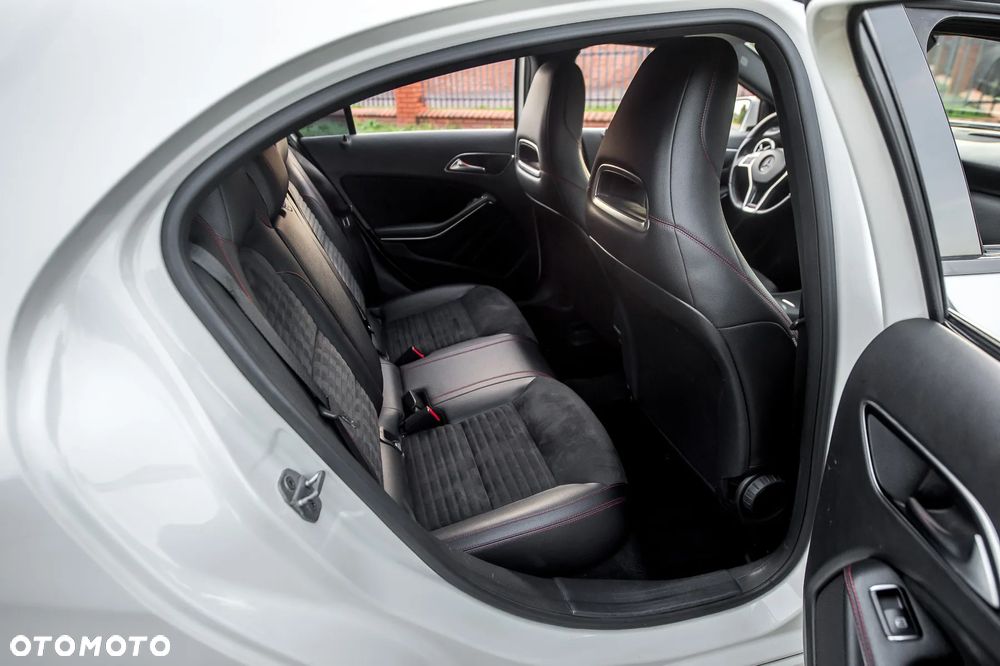Mercedes-Benz Klasa A 250 4-Matic Sport - 27