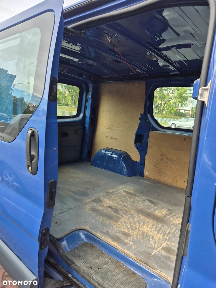 Renault Trafic - 9