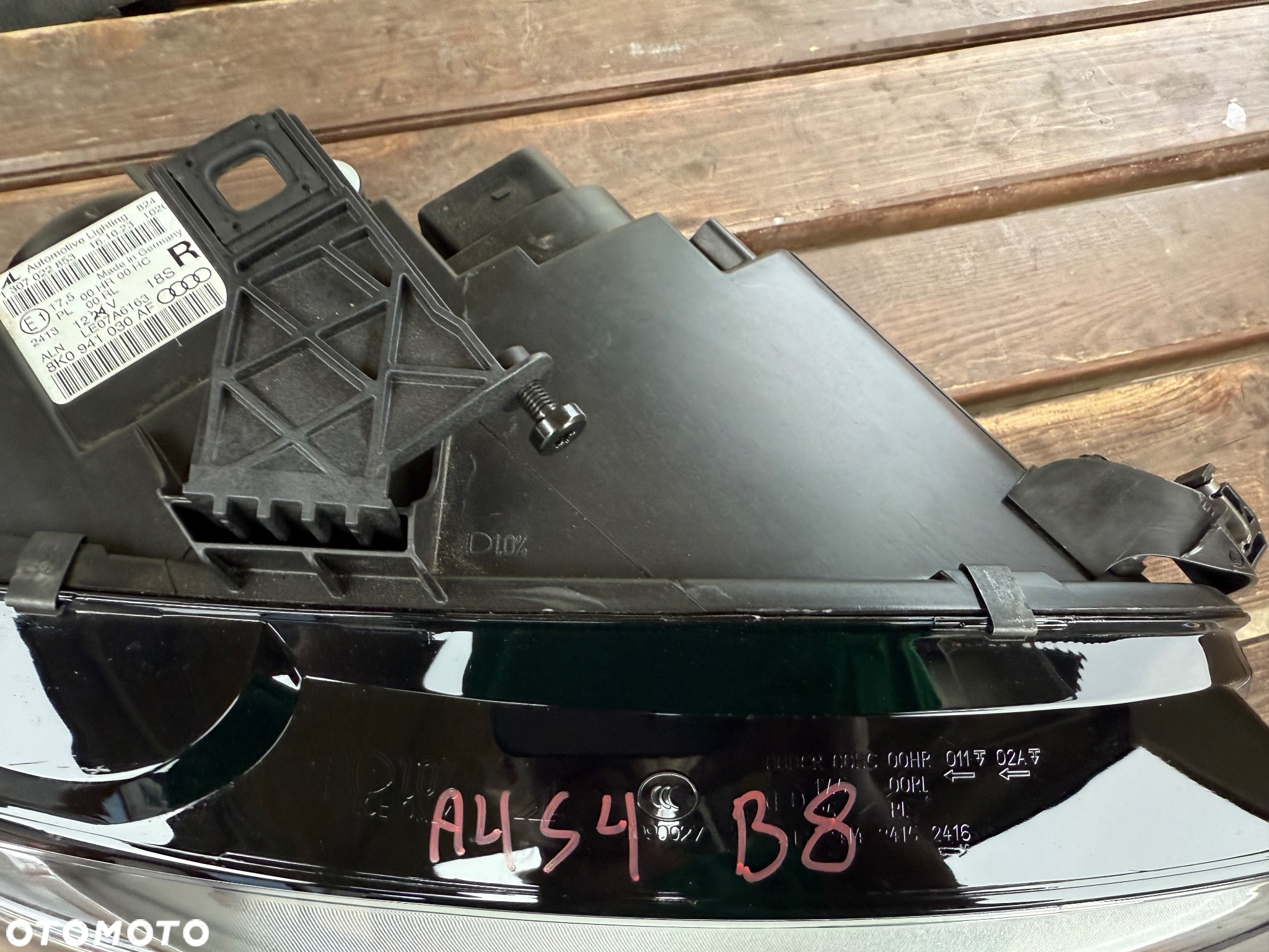 Lampa prawa przednia Audi A4 B8 - 6
