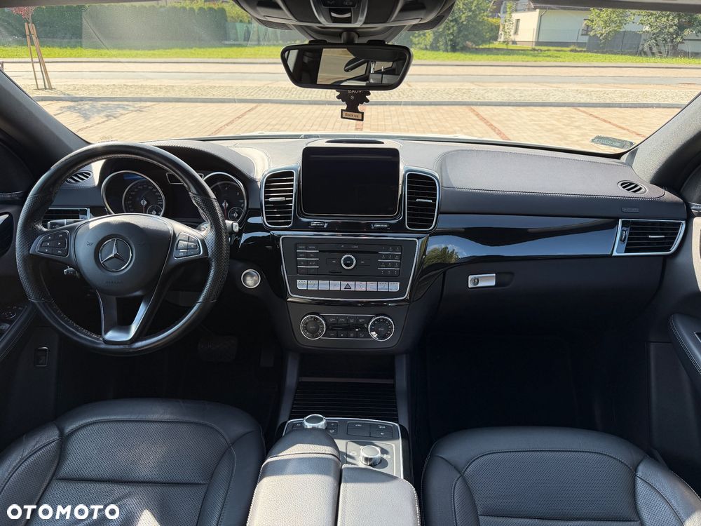 Mercedes-Benz GLE - 24