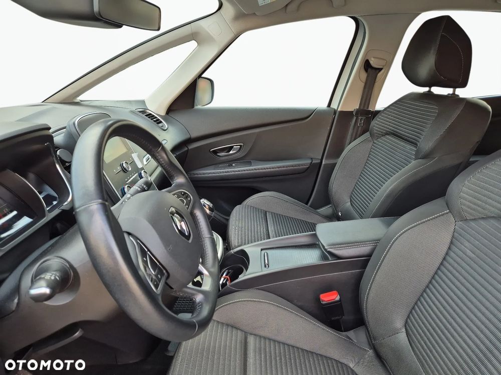 Renault Grand Scenic - 10