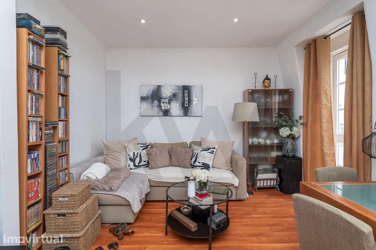 Vende-se T3 na Calçada de Santana com vista Rio Tejo e cidade Lisboa - Grande imagem: 2/26