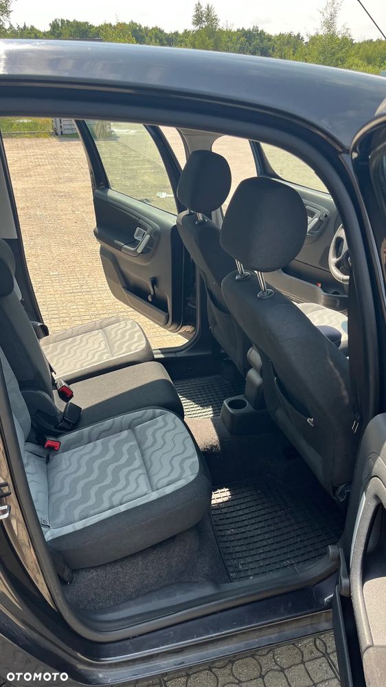 Skoda Roomster 1.6 16V Comfort - 5