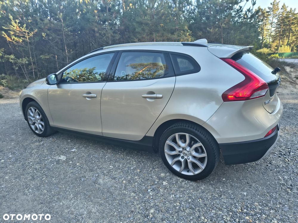 Volvo V40 Cross Country - 21
