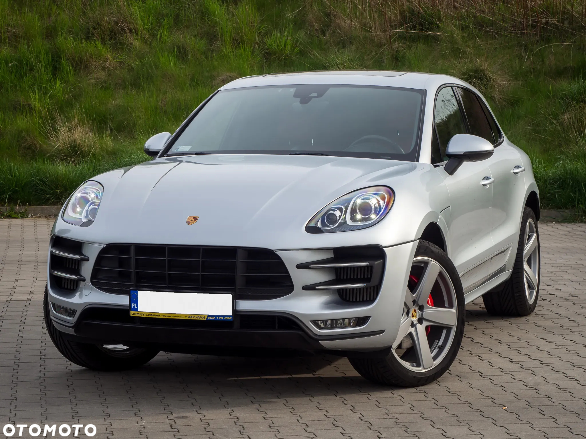 Porsche Macan Turbo - 9