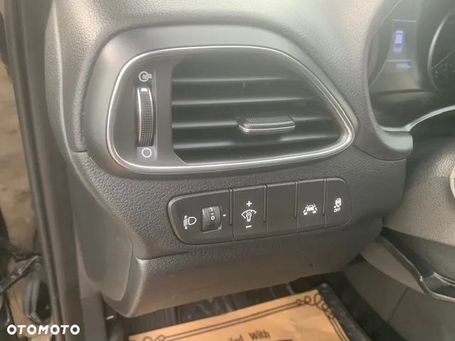 Hyundai i30 - 13