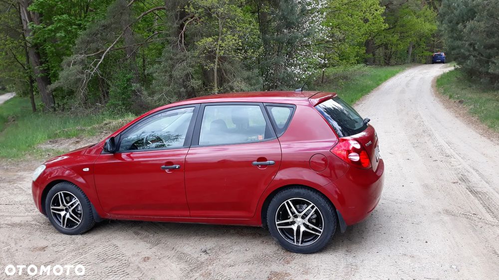 Kia Ceed 1.4 Comfort - 12
