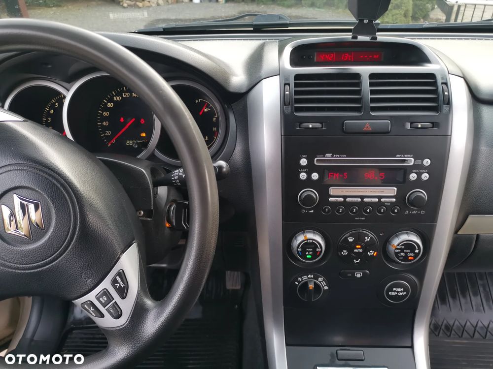 Suzuki Grand Vitara 2.0 De luxe - 17