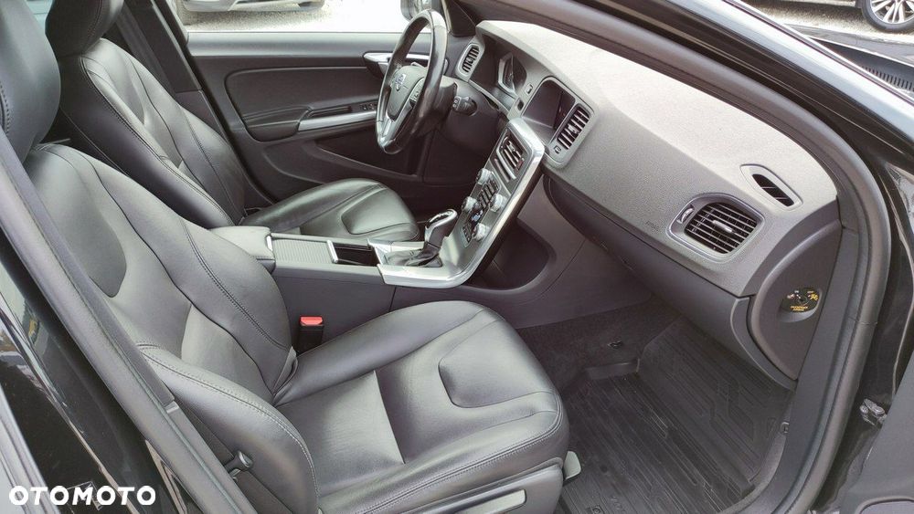 Volvo V60 - 25