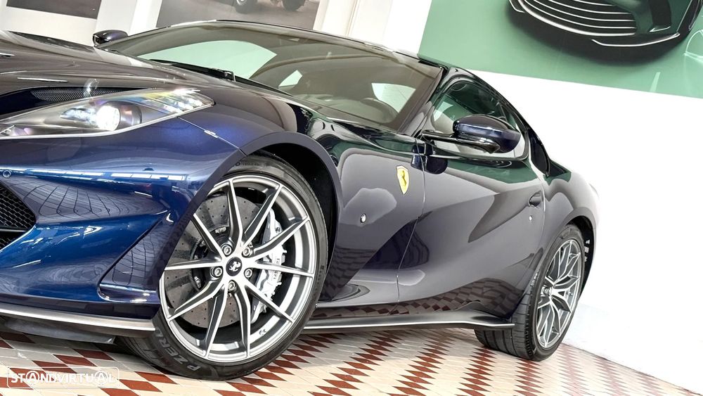 Ferrari 812 Superfast 6.5 V12 - 8