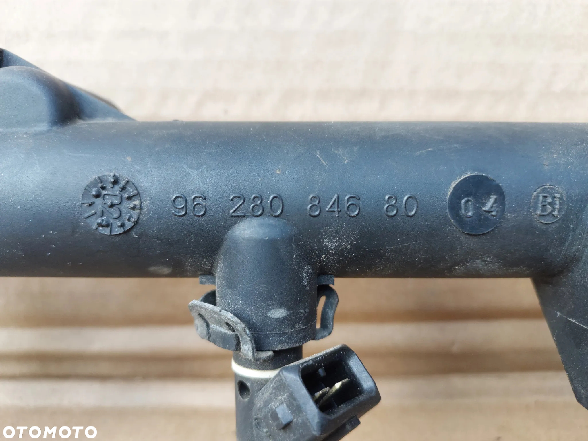Listwa wtryskowa Citroen Peugeot 1.8 2.0 16V - 3