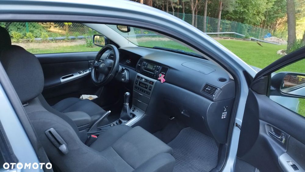 Toyota Corolla 1.6 VVT-i Sol - 5