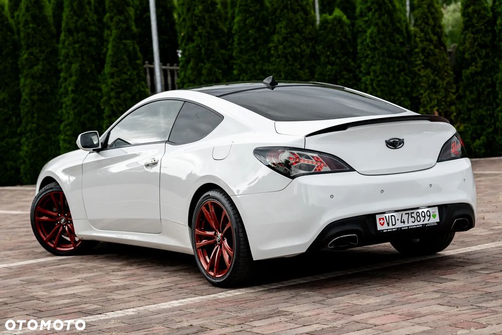 Hyundai Genesis Coupe 2.0 T - 10