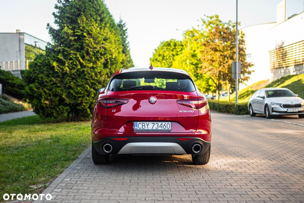 Alfa Romeo Stelvio 2.0 Turbo TI Q4 - 3
