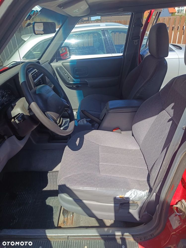 Jeep Cherokee 2.5 Sport - 5