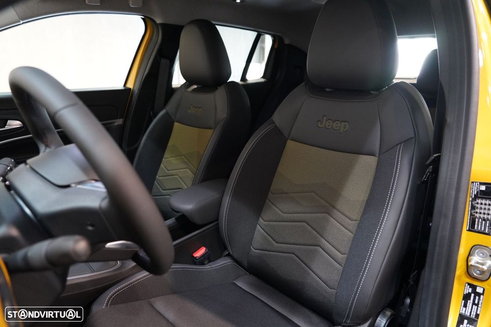 Jeep Avenger 54 kWh Summit - 28