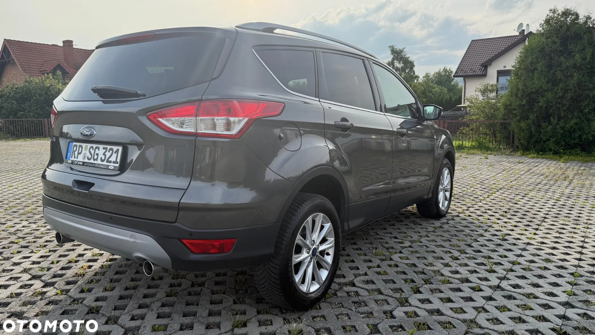 Ford Kuga 2.0 TDCi AWD Titanium - 4