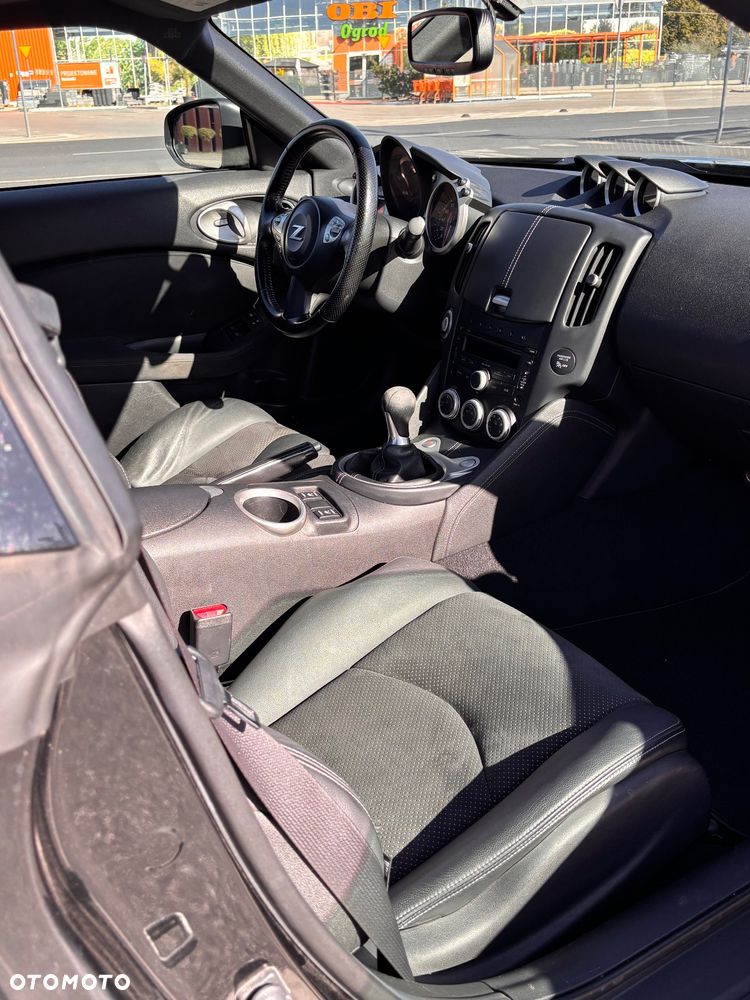 Nissan 370 Z - 13