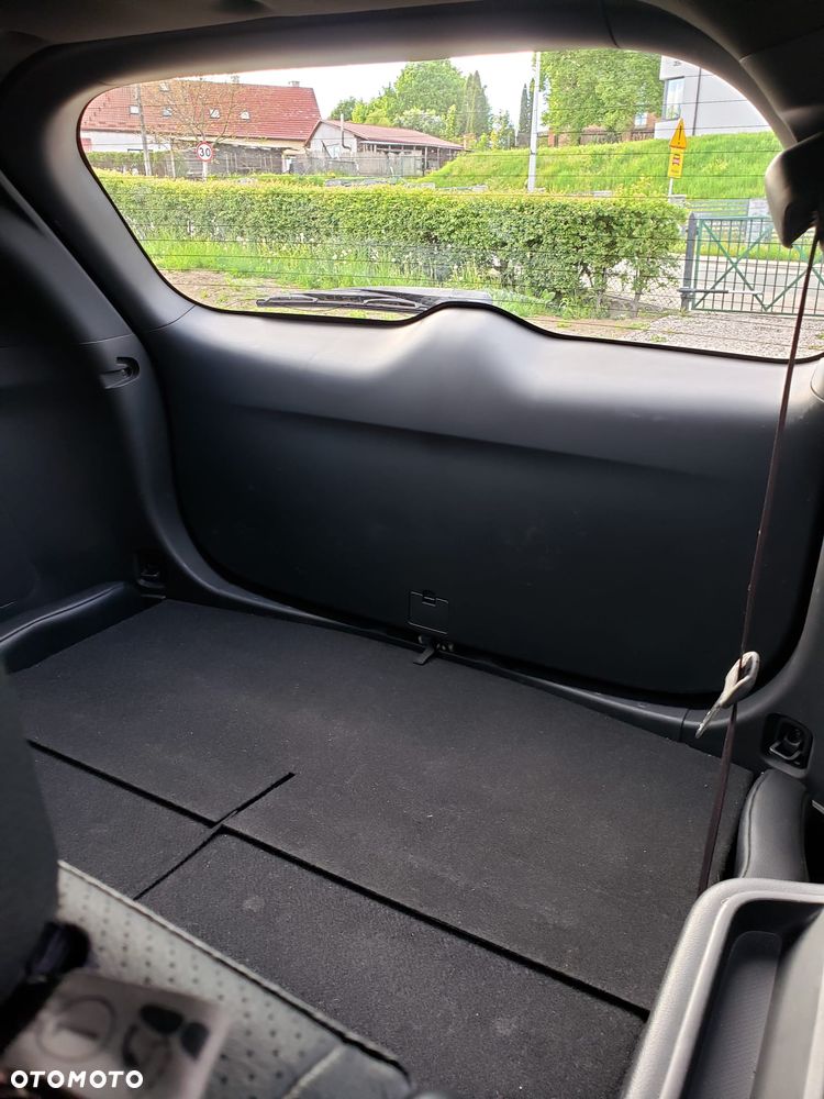Mitsubishi Outlander - 11