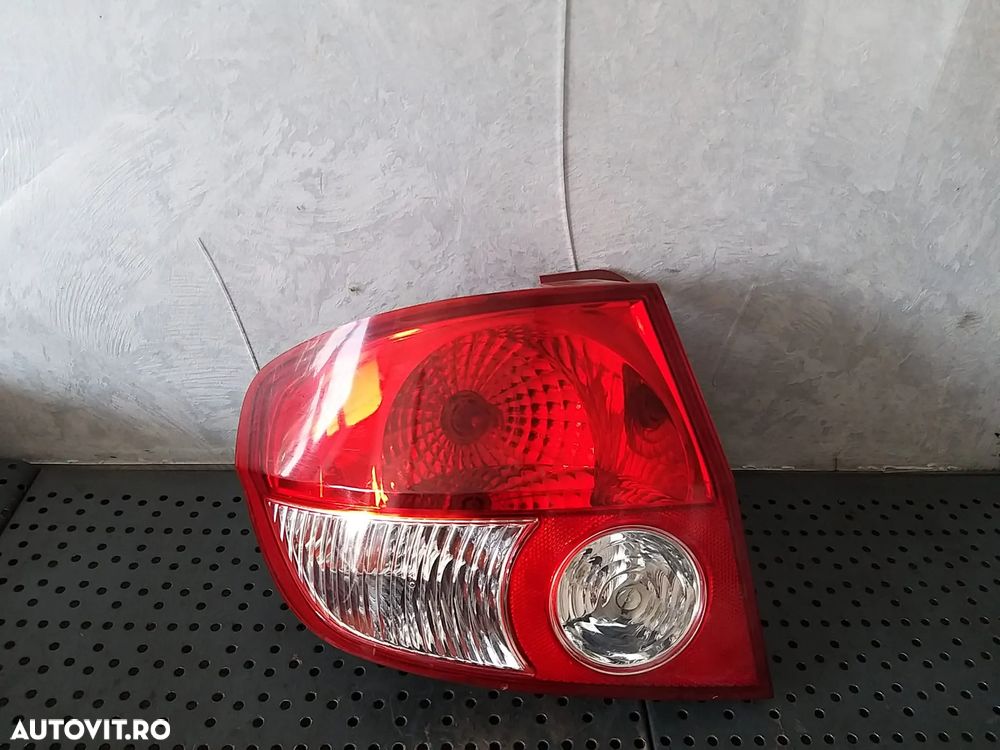 Stop tripla lampa stanga hyundai getz tb 924011cxxx - 1