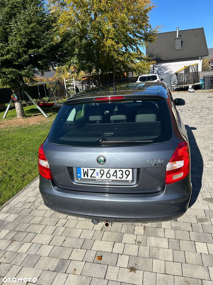 Skoda Fabia 2008 photo 2