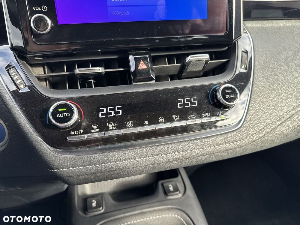 Toyota Corolla 1.8 Hybrid Comfort - 22