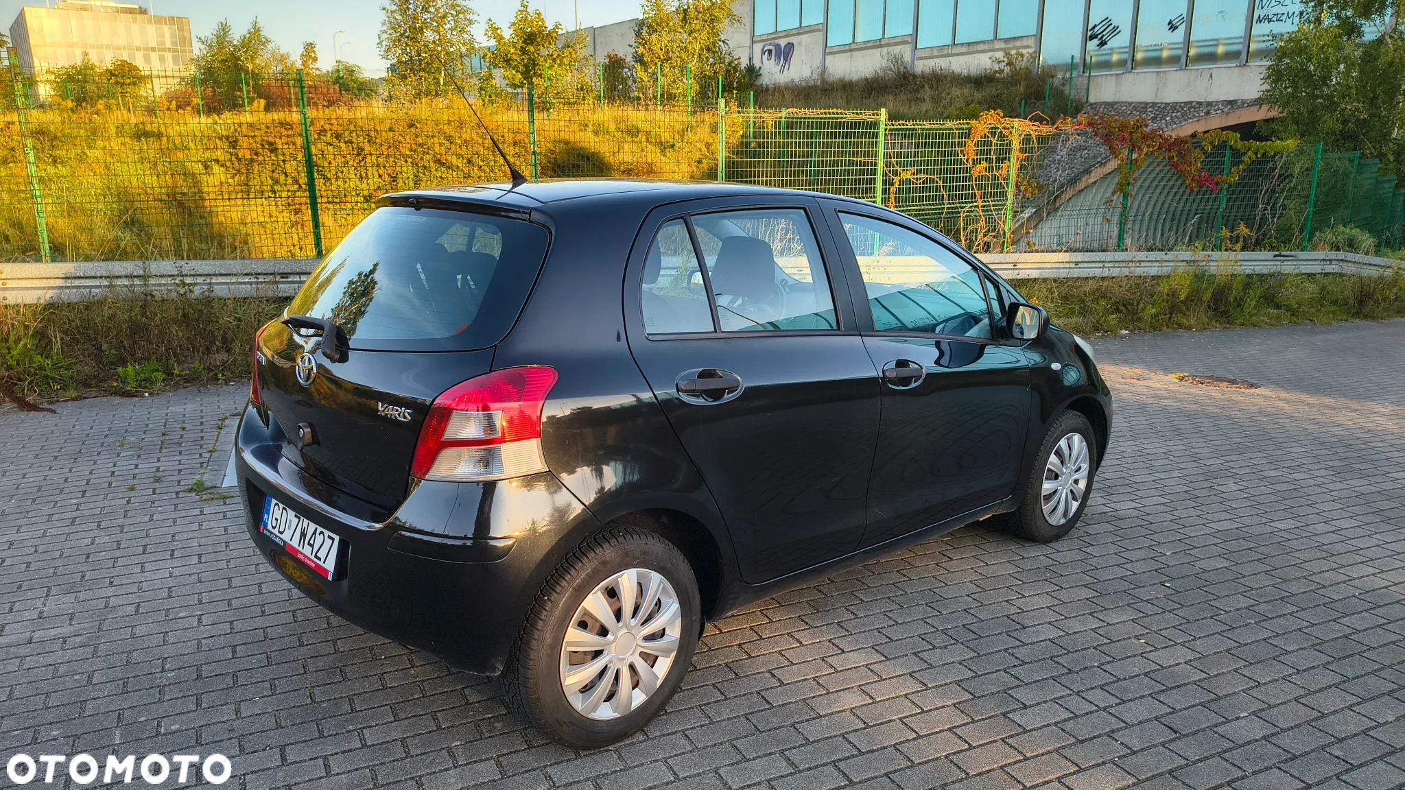 Toyota Yaris 1.0 Active - 5