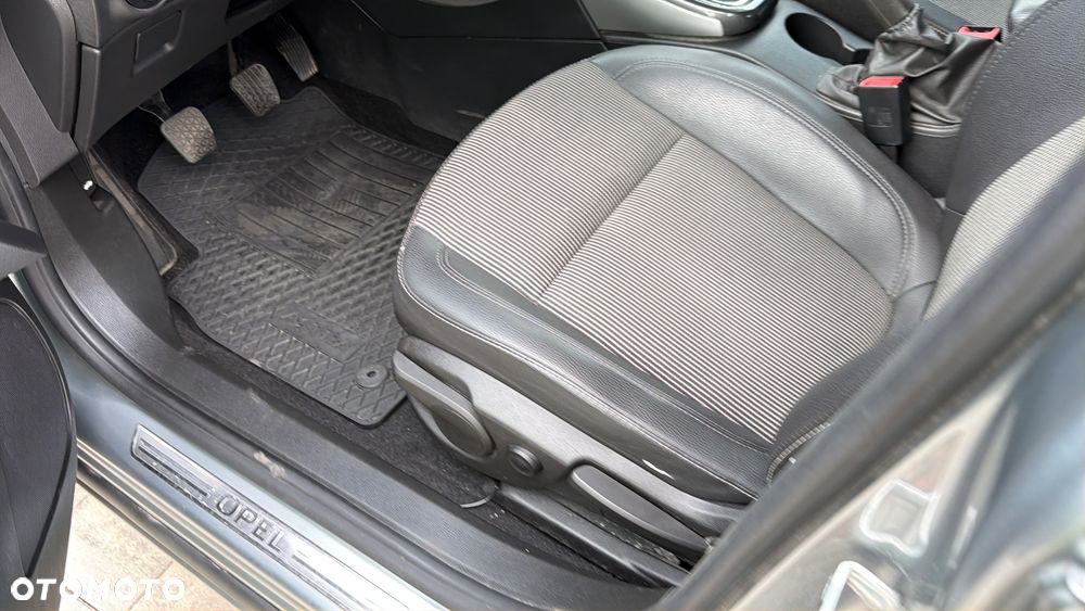 Opel Astra 1.4 T Essentia - 14