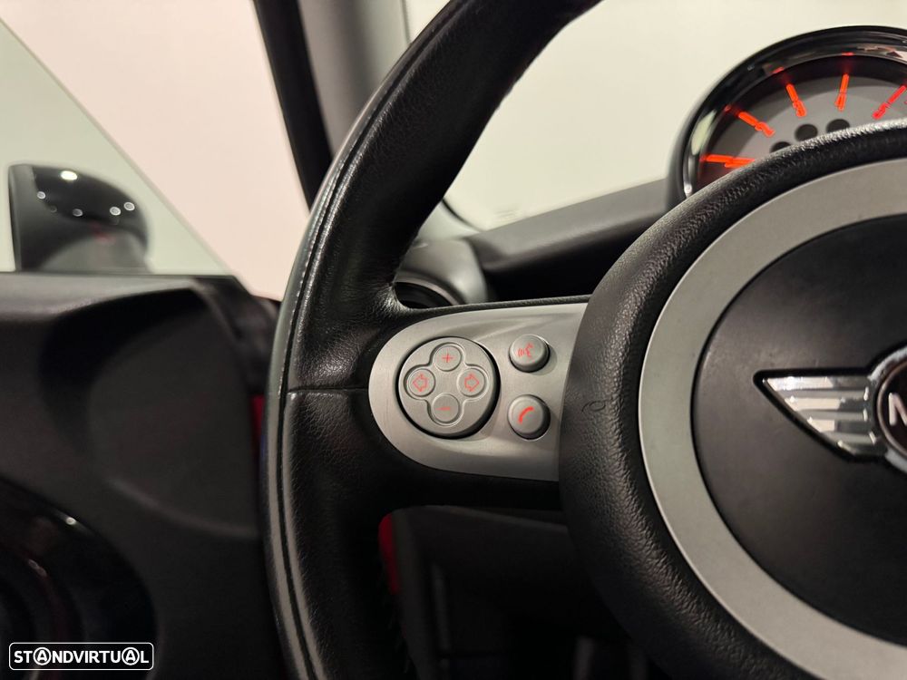 MINI 3 Portas Cooper D - 36