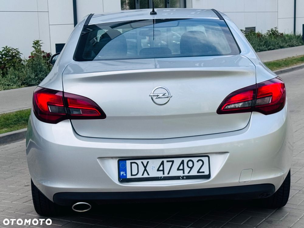 Opel Astra IV 1.4 T Business S&S - 12