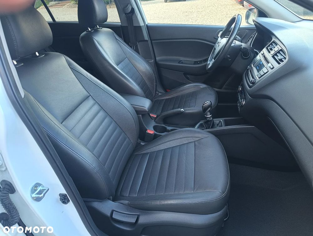 Hyundai i20 1.4 Premium - 22