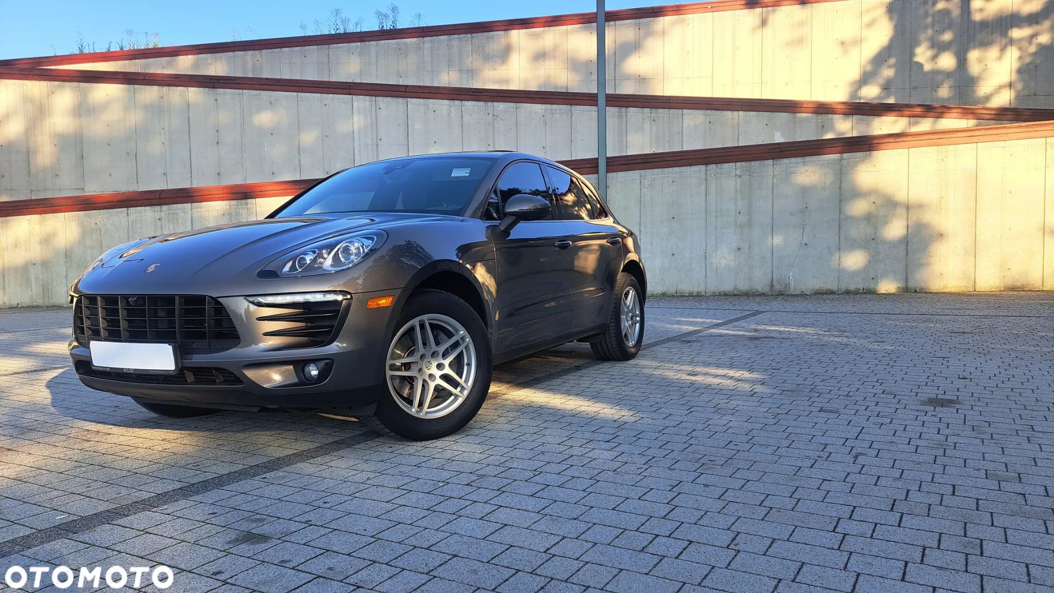 Porsche Macan - 1