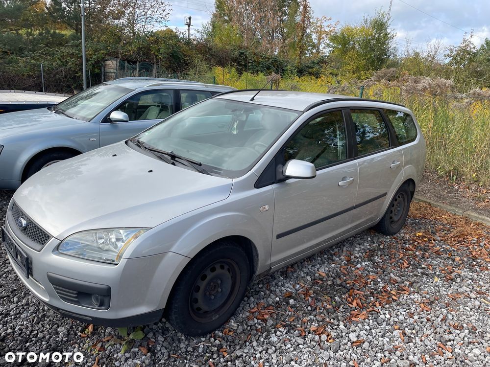 Ford Focus 1.6 Ambiente - 2
