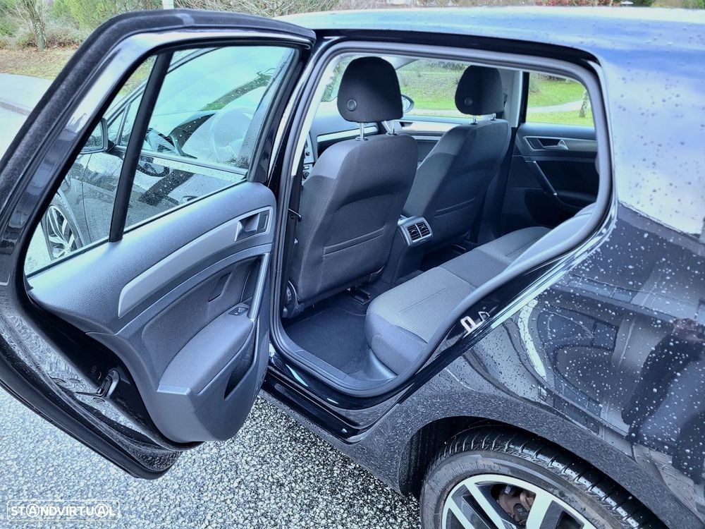 VW Golf 1.6 TDi BlueMotion Confortline - 8