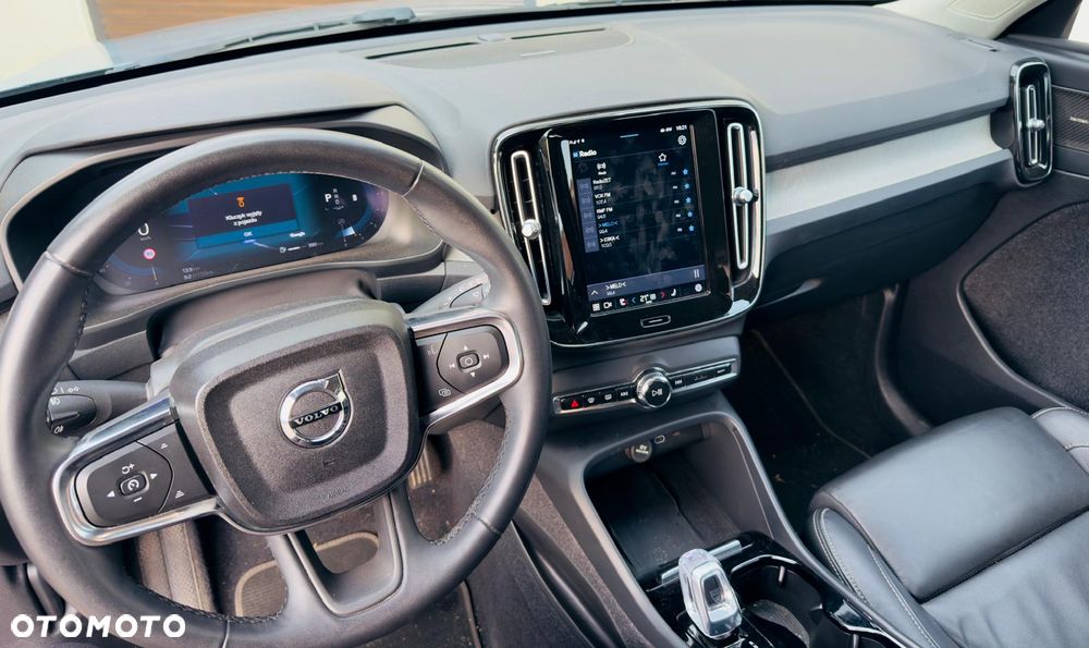 Volvo XC 40 B3 B DKG Plus Dark - 25