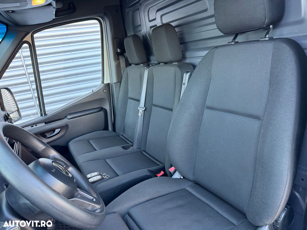 Mercedes-Benz Sprinter - 14