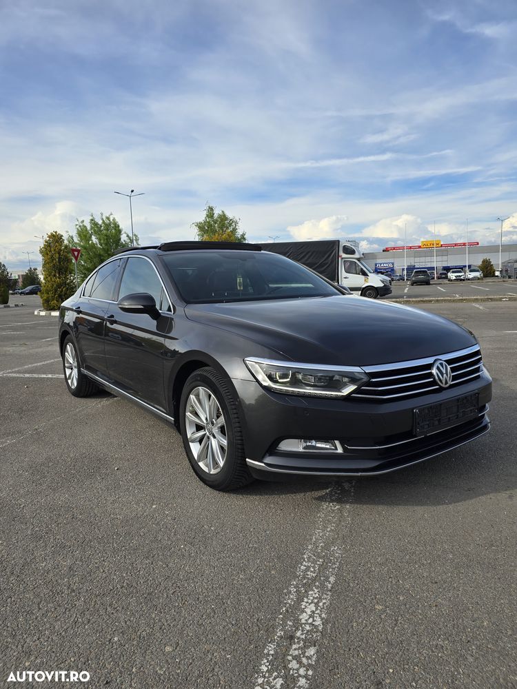 Volkswagen Passat - 1