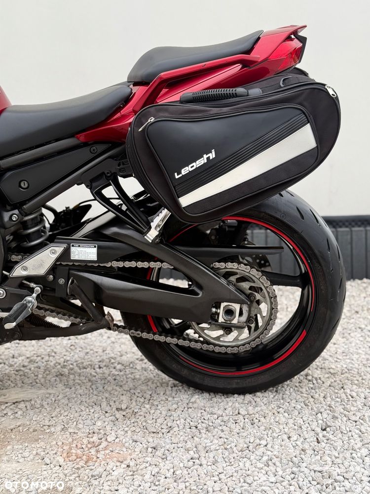 Yamaha FZ - 4