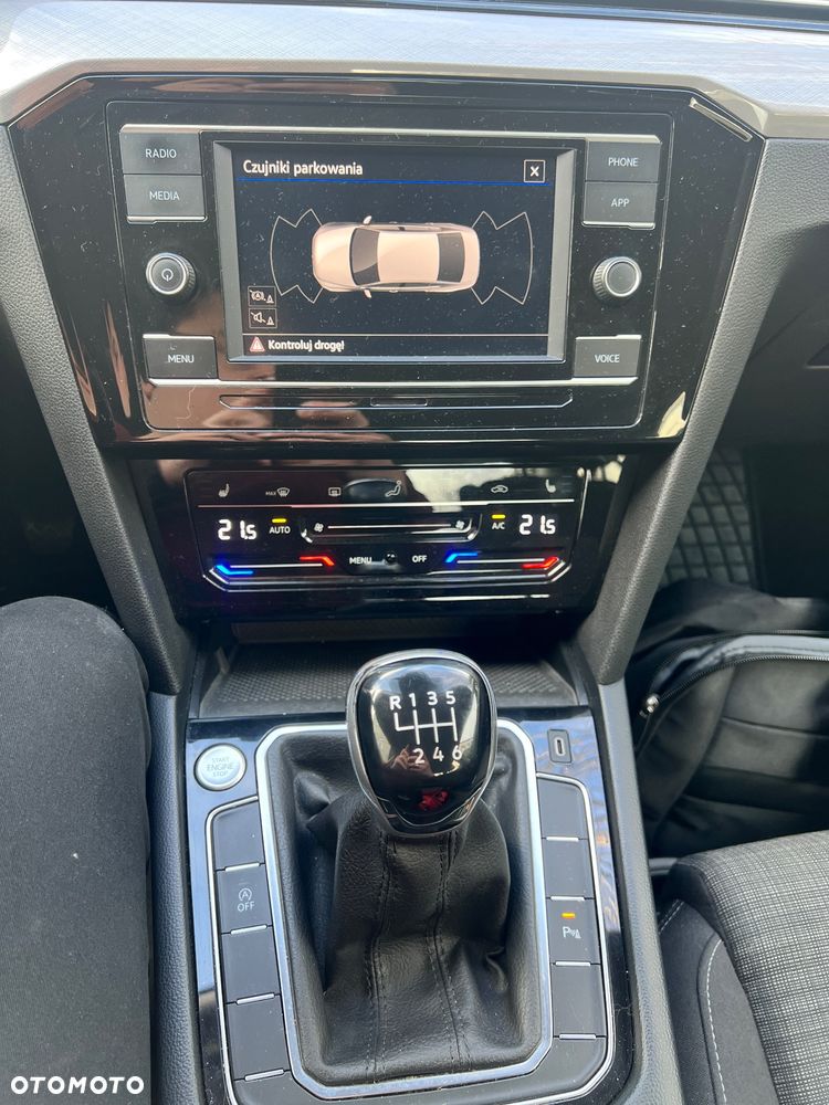 Volkswagen Passat 1.5 TSI EVO Business - 6