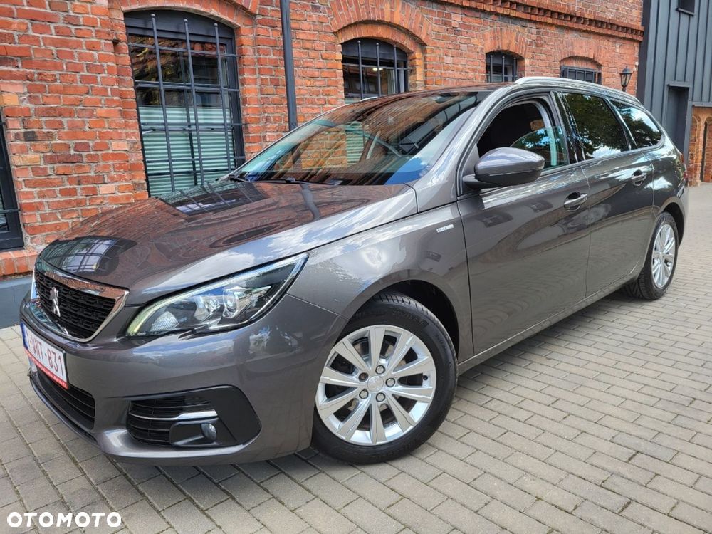 Peugeot 308 - 1
