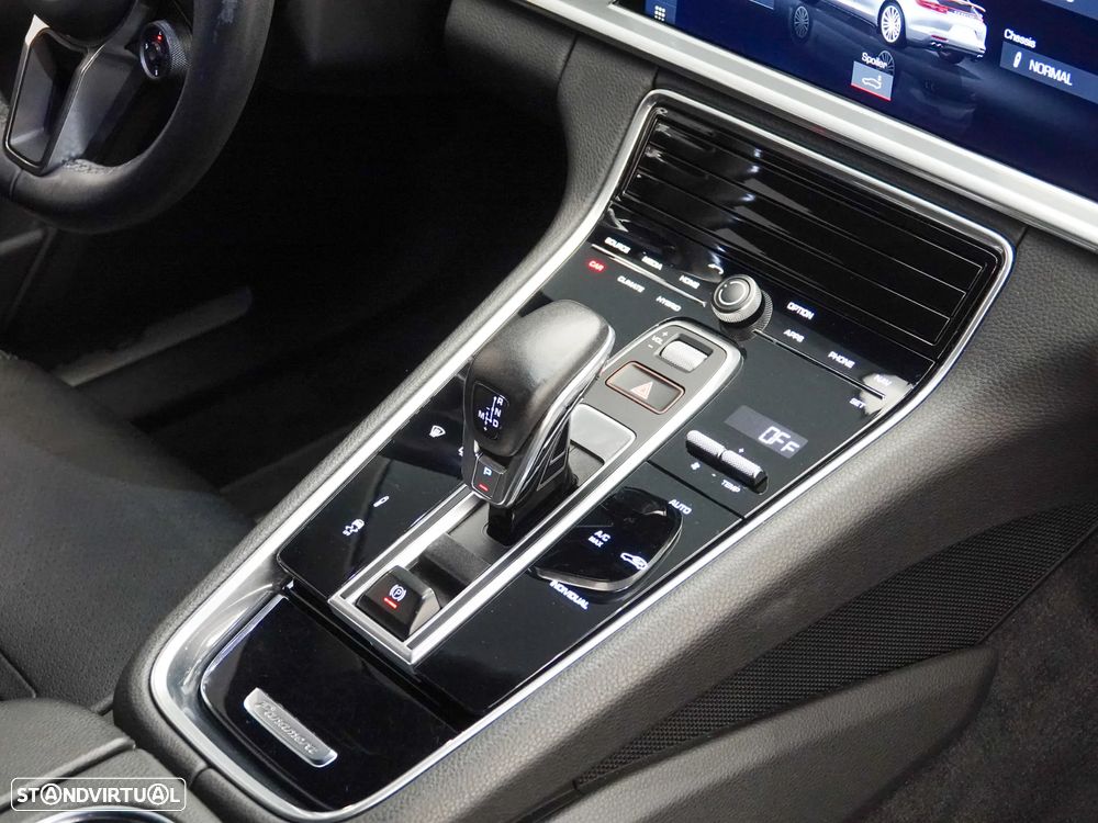 Porsche Panamera 4 E-Hybrid - 29