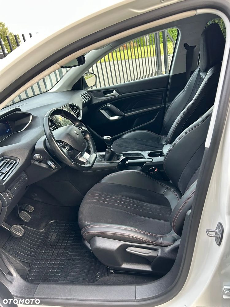 Peugeot 308 BlueHDi 130 Black Edition - 15