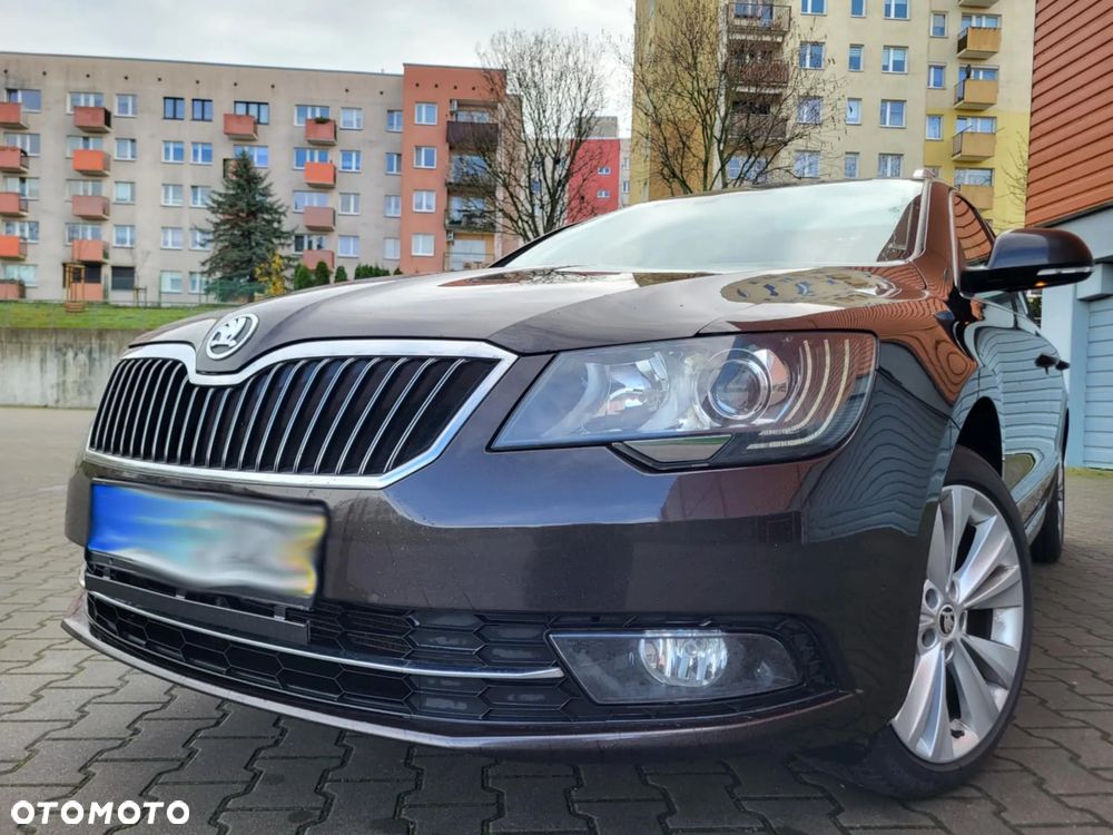 Skoda Superb 2.0 TDI Comfort DSG - 4