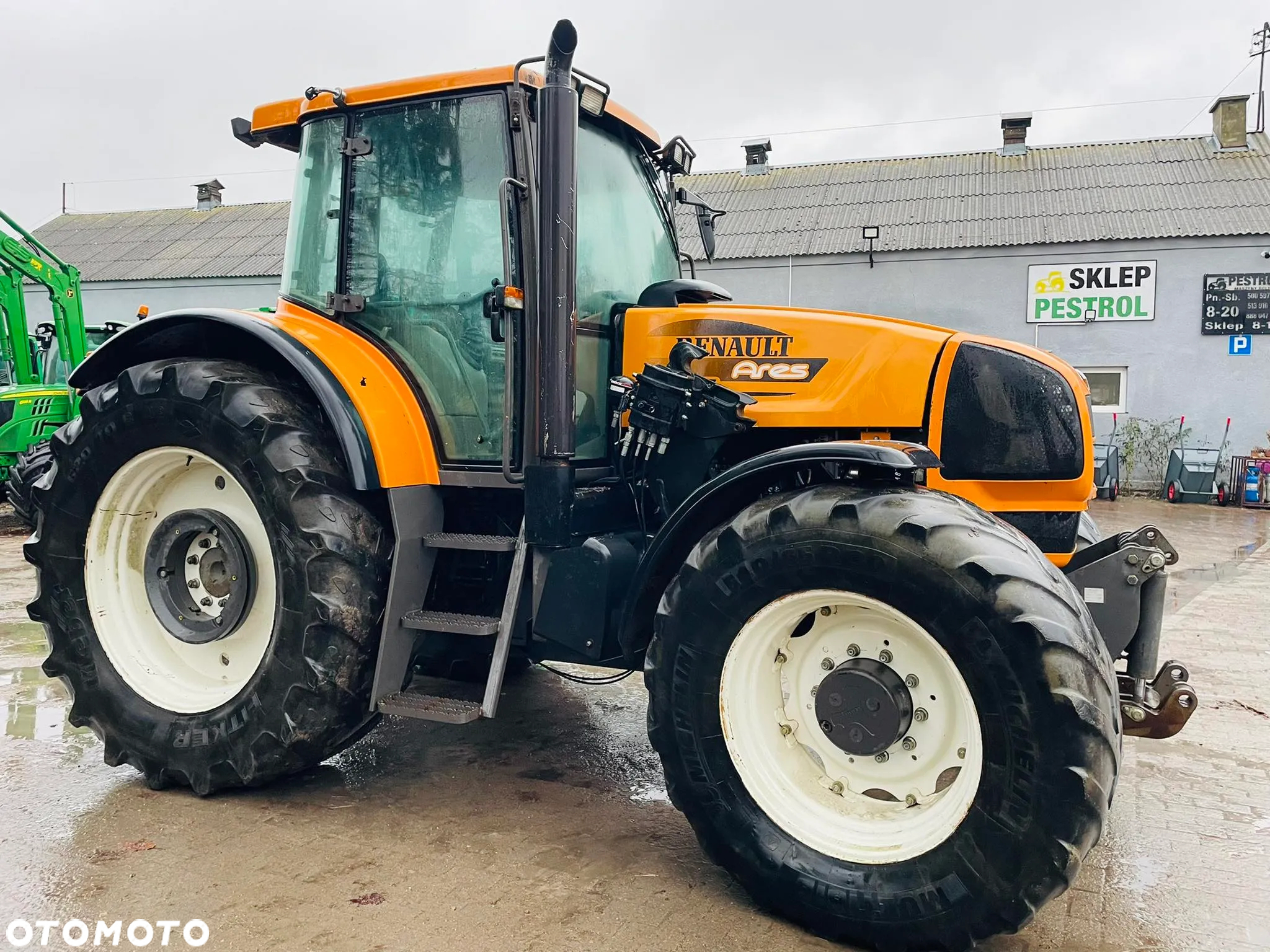Renault Ares 826 RZ - 6