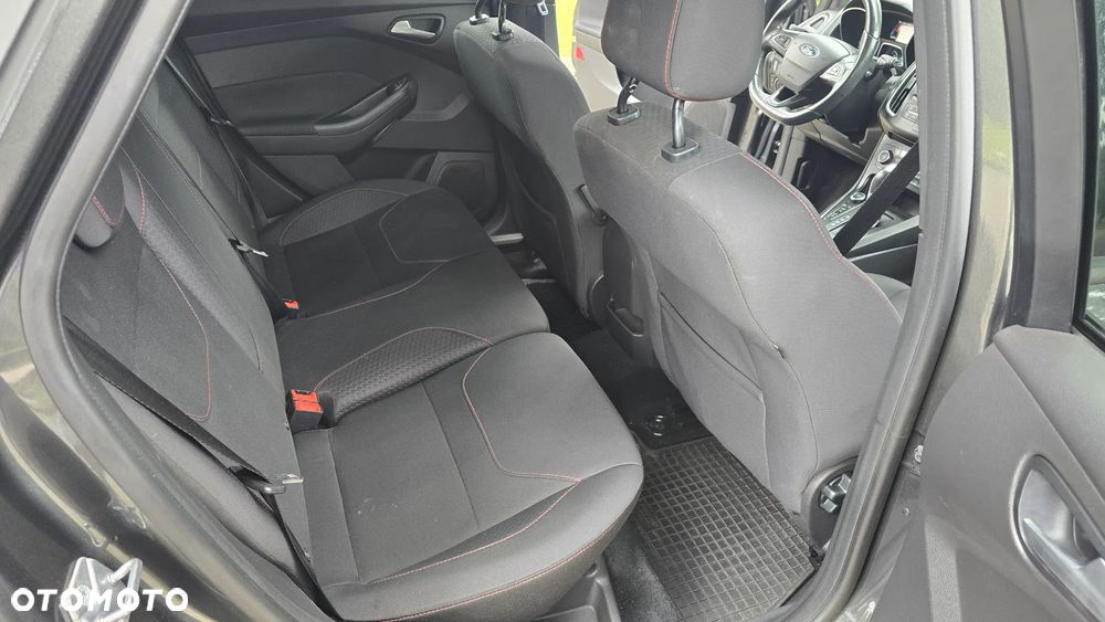 Ford Focus 1.5 EcoBoost ST-Line - 15