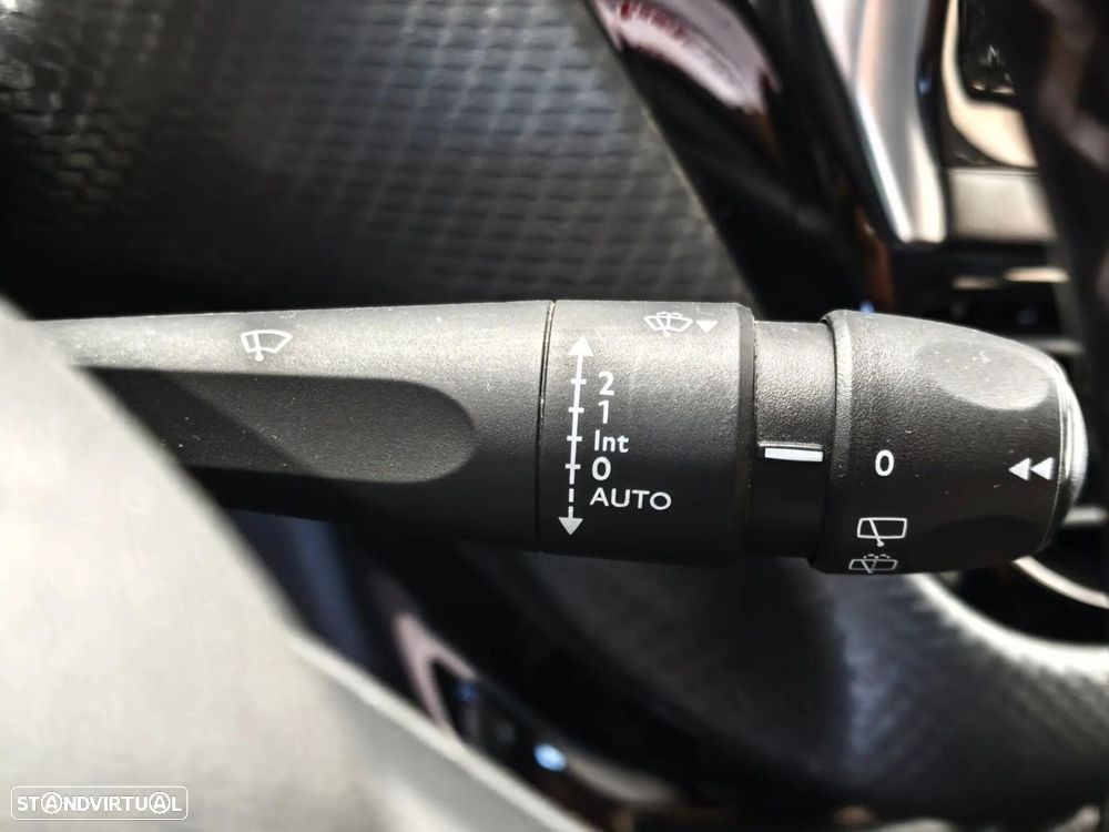 Peugeot 208 1.2 PureTech Allure - 15