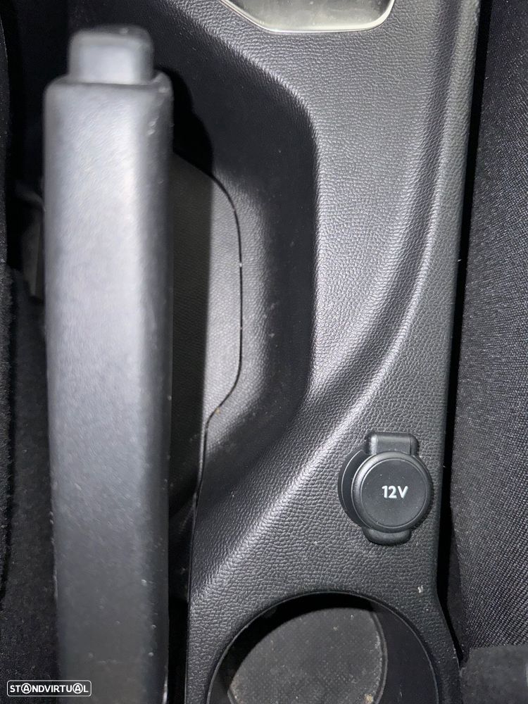 Peugeot 2008 1.2 PureTech Active Pack - 27